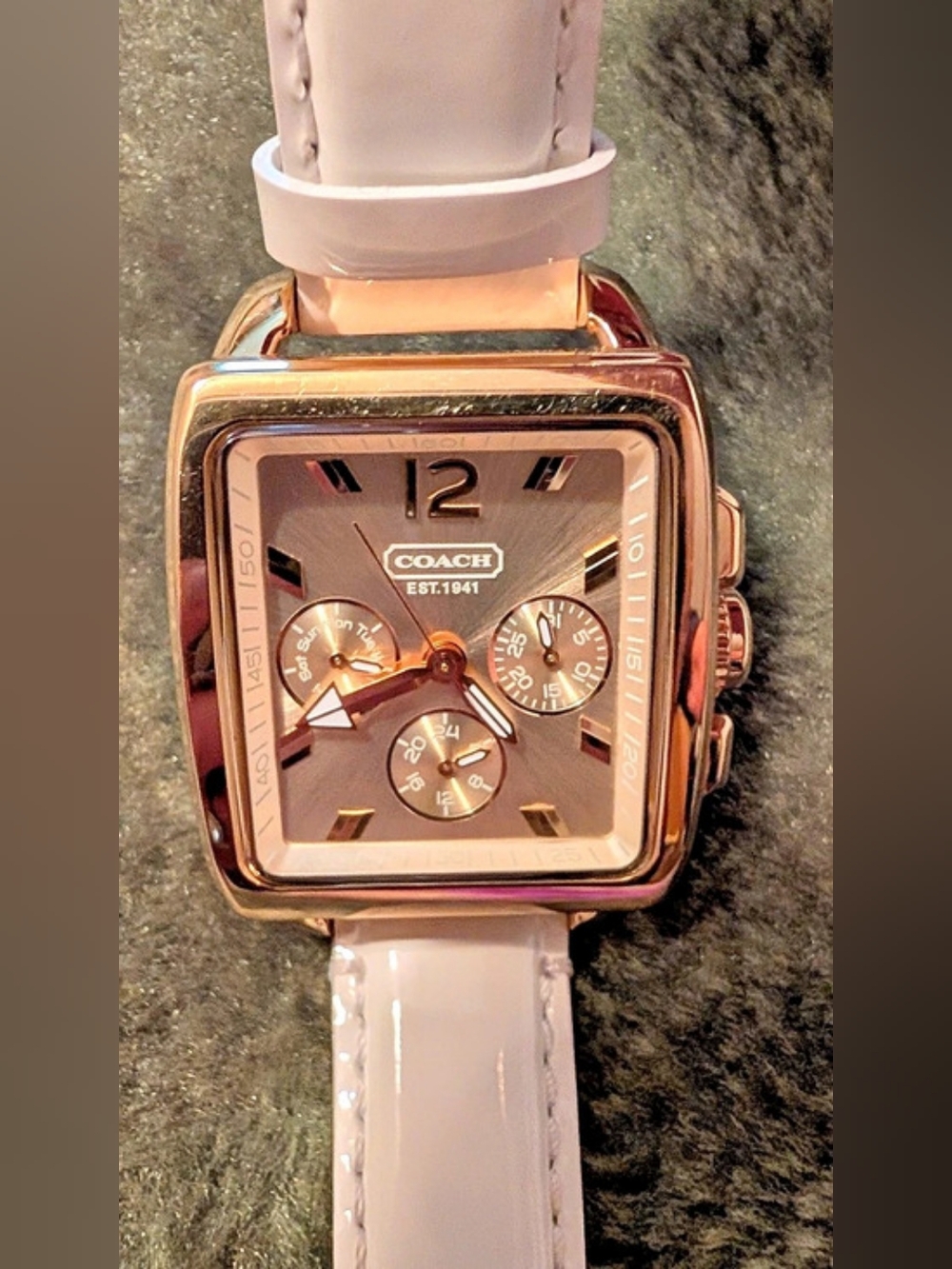 Coach Boyfriend Patent Leather Chronograph Watch New Battery White Gold EUC